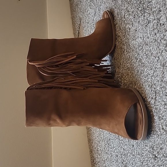 Fringe booties - Picture 2 of 6